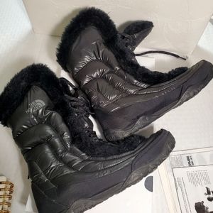 The North Face Nuptse Fur IV Boots - Women's